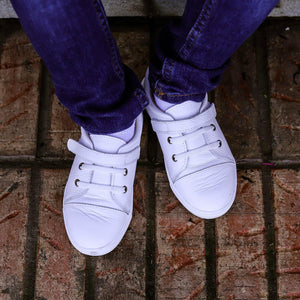 White Sneaks