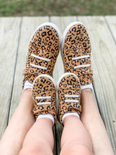 Load image into Gallery viewer, Leopard Sneaks