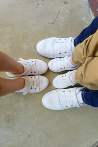 White Sneaks